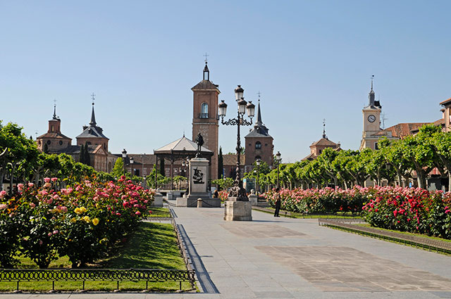 Площадь Сервантеса в городе Алькала-де-Энарес