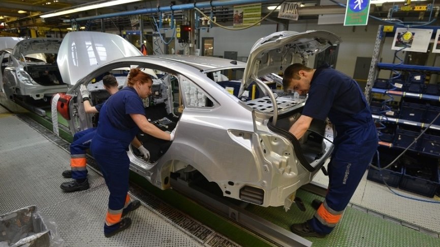 Ford может сократить число сотрудников в Европе и закрыть заводы в России