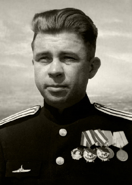 Командир подводной лодки С-13 капитан третьего ранга Александр Маринеско, лето 1945 года