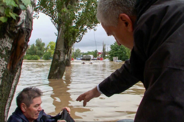 Глава Крыма лично спасал керчан во время потопа