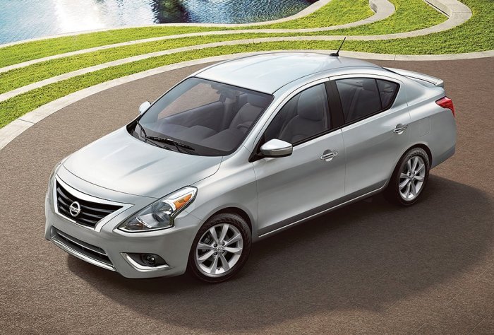 Nissan Versa – компактный седан на базе популярного хэтчбека Nissan Note.