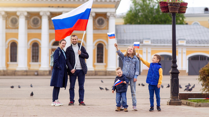 Быть семьёй научат в школе: Выход из демографического кризиса найден