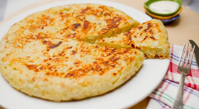 омлет с картофелем