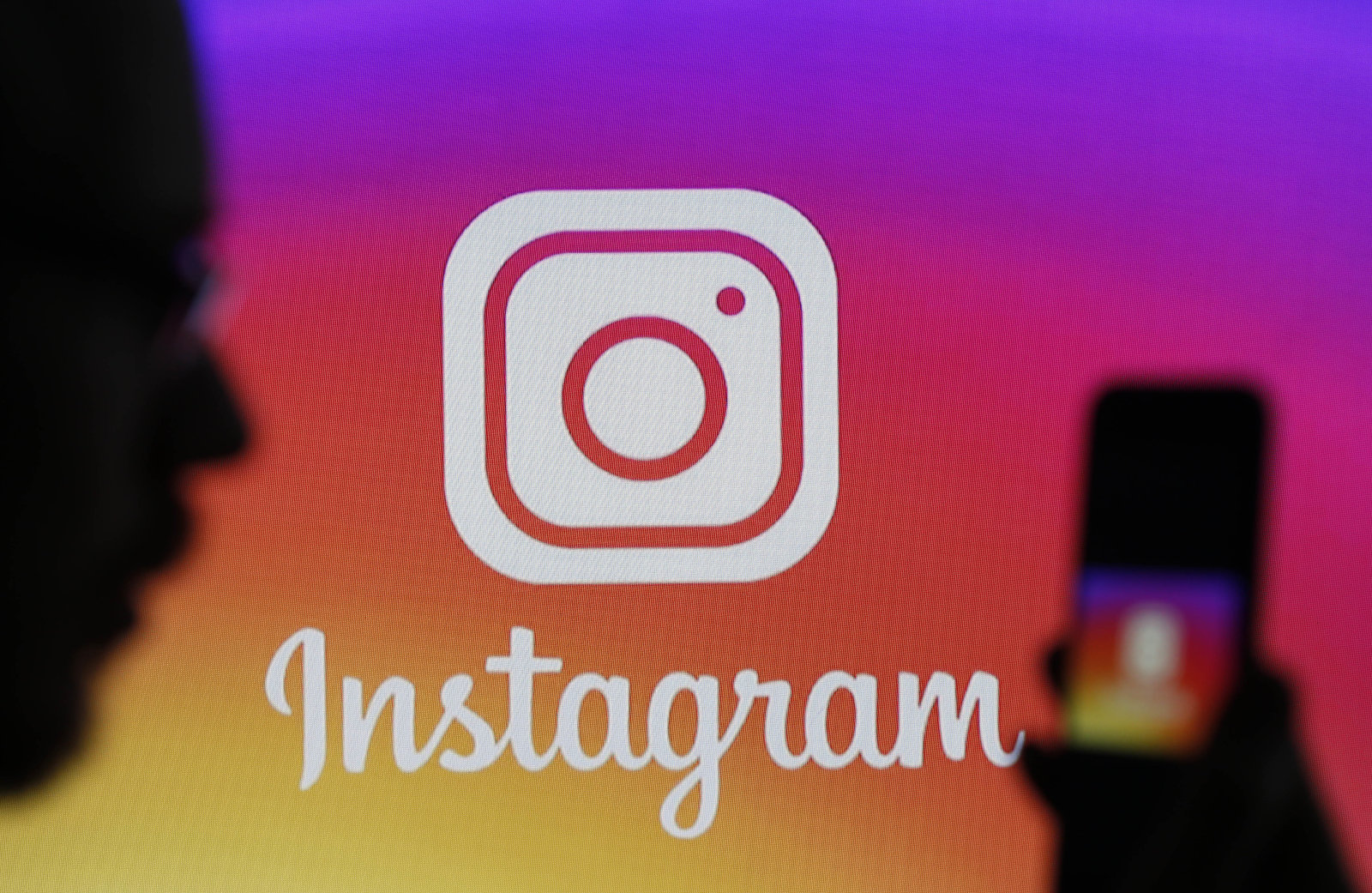 Австрийский фотограф наглядно продемонстрировал работу алгоритма компрессии фотографий в Instagram
