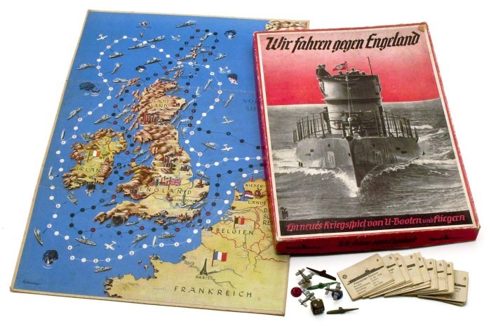 Игра Wir fahren gegen England («Мы идем на Англию»), в которой дети контролировали британскую береговую линию с помощью самолетов и подводных лодок, 1939 год. германия, настольные игры, пропаганда