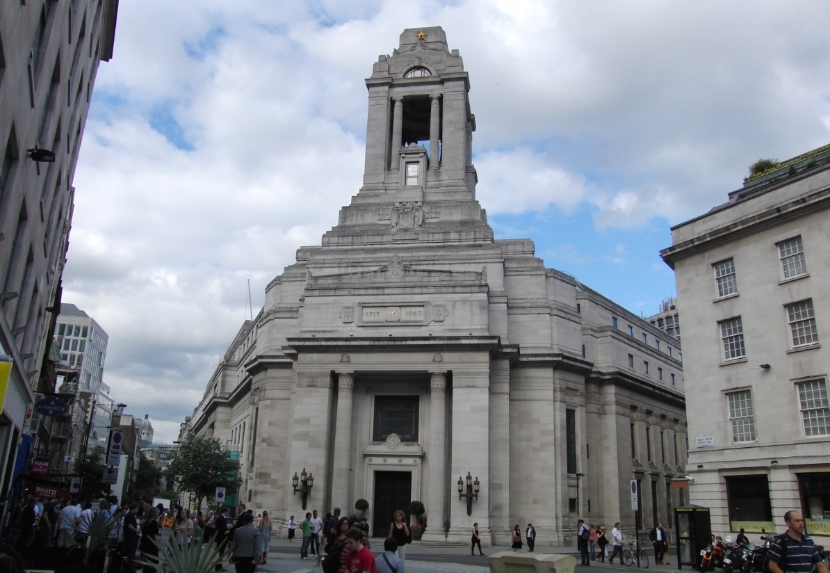 объединённая великая ложа англии. великий мастер « великой ложи англии» лорд левель. герб великой ложи англии овла. фримасонс холл в великобритании. великая ложа англии.