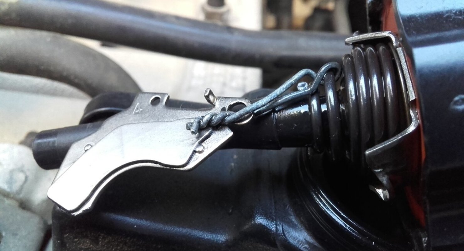 Зачем ставят магнит в бачок ГУРа, и к чему это приводит