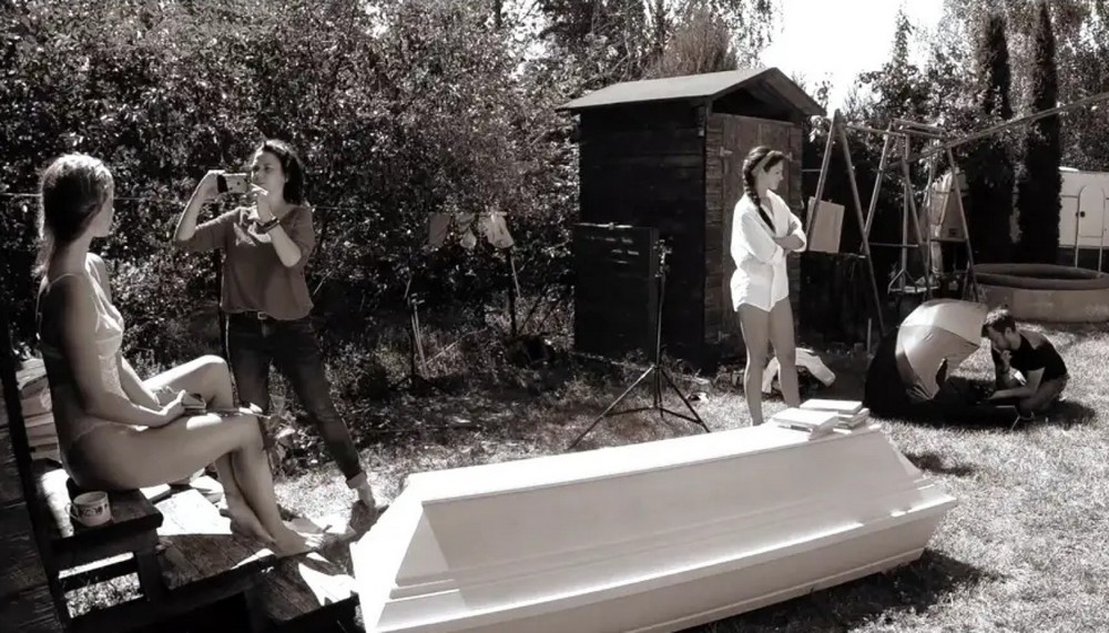 Календарь от польских гробовщиков на 2020 год Календарь от польских гробовщиков на 2020 год фотография