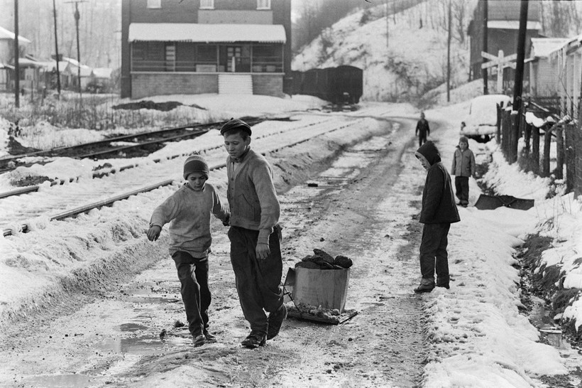 «Долина бедности»: страшные кадры повседневной жизни жителей Кентукки в начале 1960-х