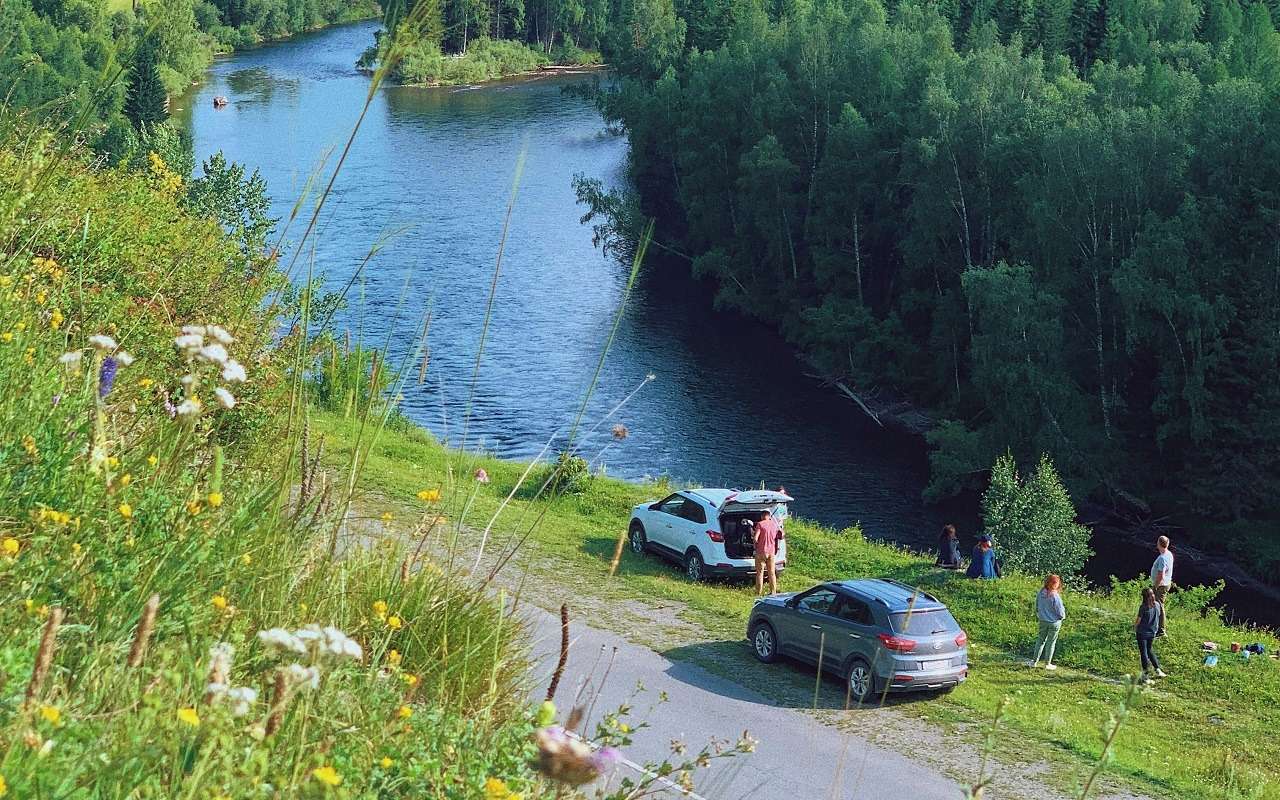 К заповедным местам: в РФ набирает популярность тренд путешествий к рекам и озерам