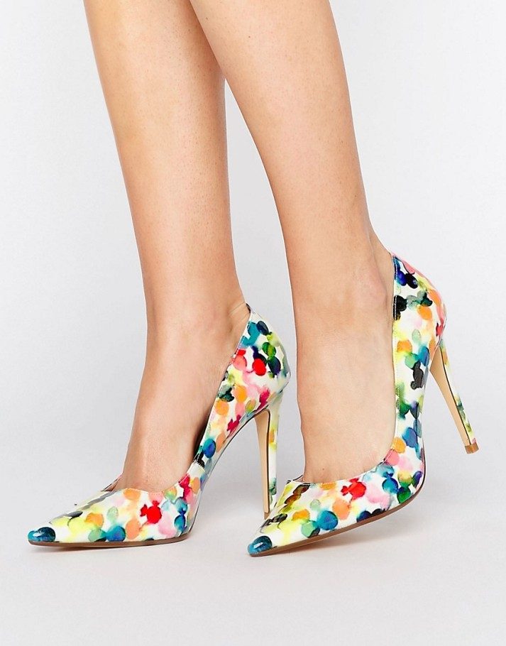 Туфли с цветами на каблуке