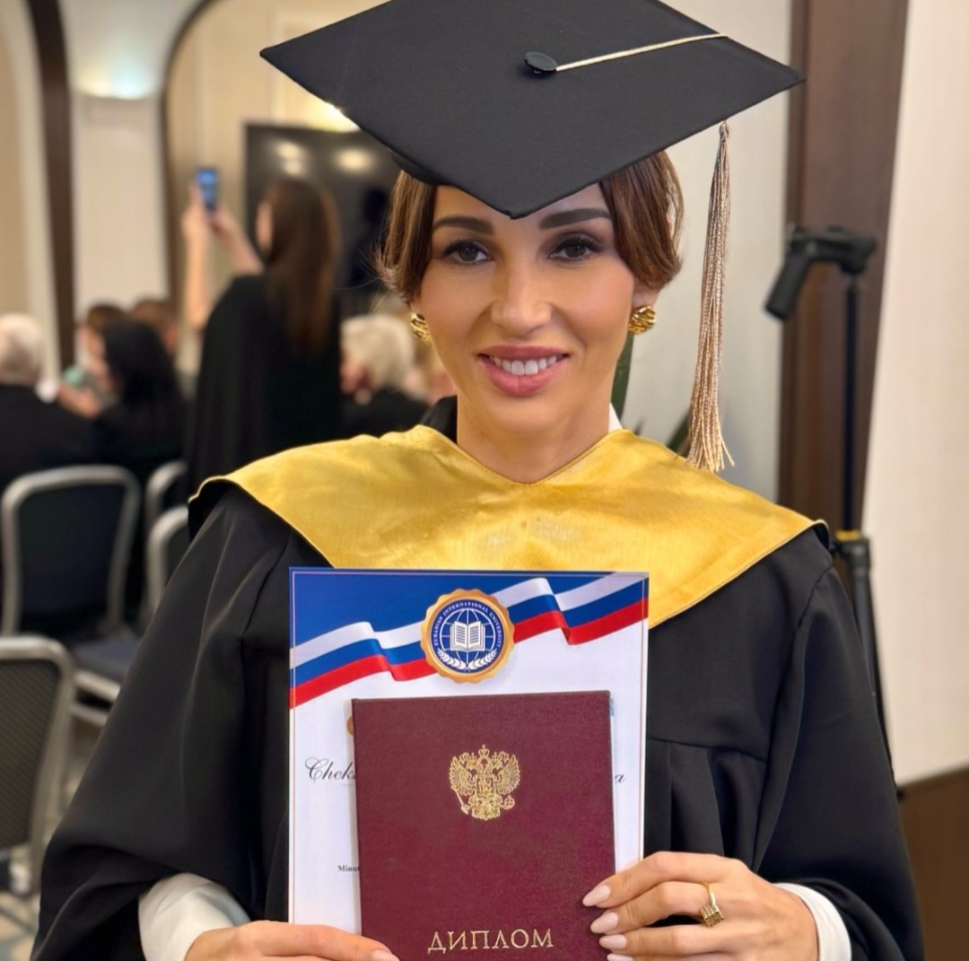 Анфиса Чехова стала доктором психологии Анфиса Чехова стала доктором психологии