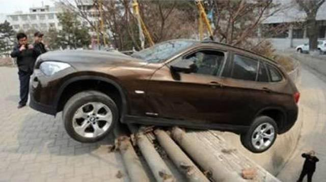 25 людей, которые остались в живых только потому, что им повезло На волосок от смерти, людям повезло остаться в живых, выжили благодаря везению, выжили потому что повезло