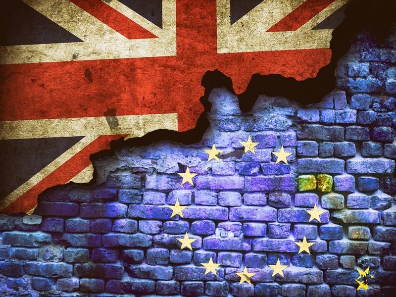 Конец Brexit, бегство США из Афганистана и протесты в ЕС: главные события 2021 года