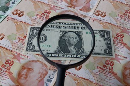 Доходность US Treasuries падает на сообщениях о новом штамме коронавируса