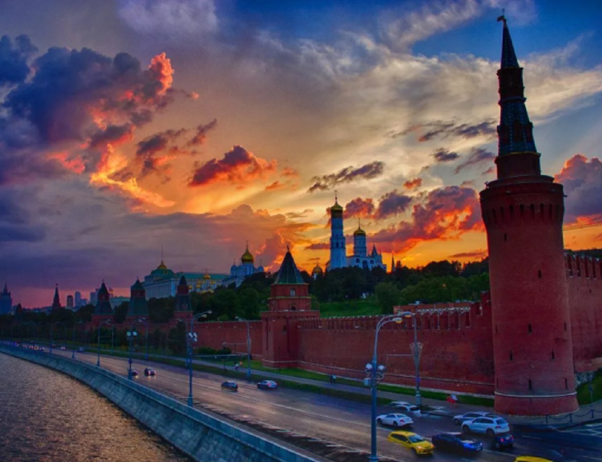 Красивый закат в россии