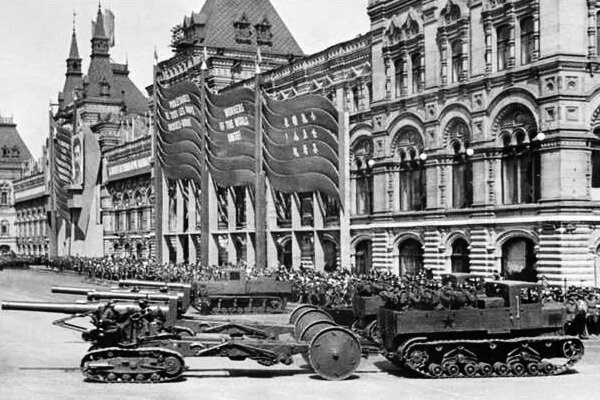 Самый мощный быстроходный трактор вооружение