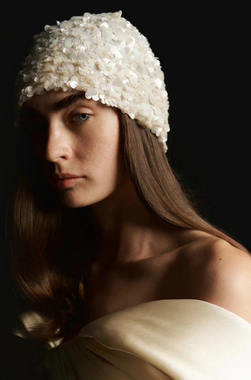 Valentin Yudashkin: Смелые силуэты и многоликий белый в новой свадебной коллекции