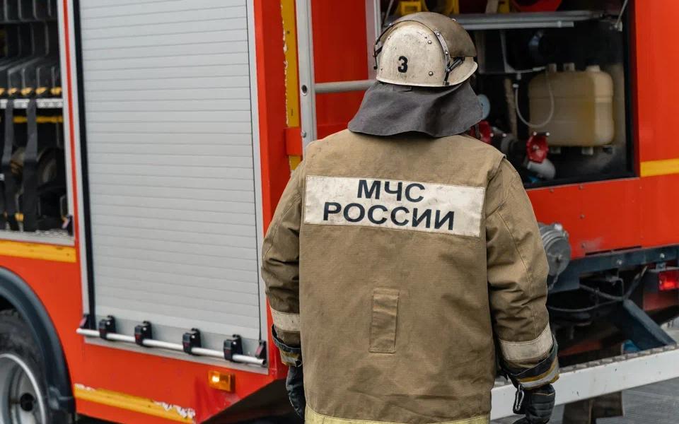 МЧС рассказало подробности ночного пожара на Московском шоссе в Рязани