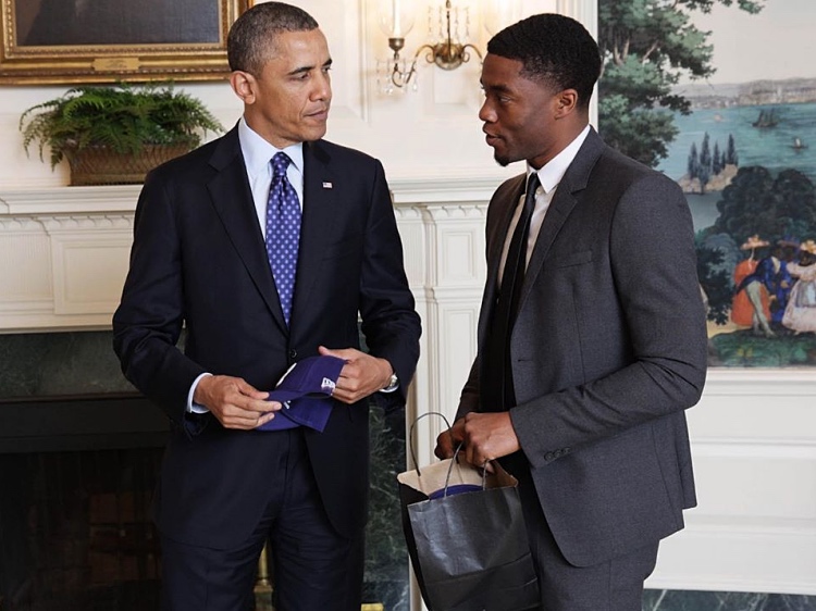 Ваканда навсегда: Барак Обама, Роберт Дауни младший и другие звезды вспоминают исполнителя роли Черной Пантеры Чедвика Боузмана Ваканда навсегда: Барак Обама, Роберт Дауни младший и другие звезды вспоминают исполнителя роли Черной Пантеры Чедвика Боузмана Звезды,Новости о звездах