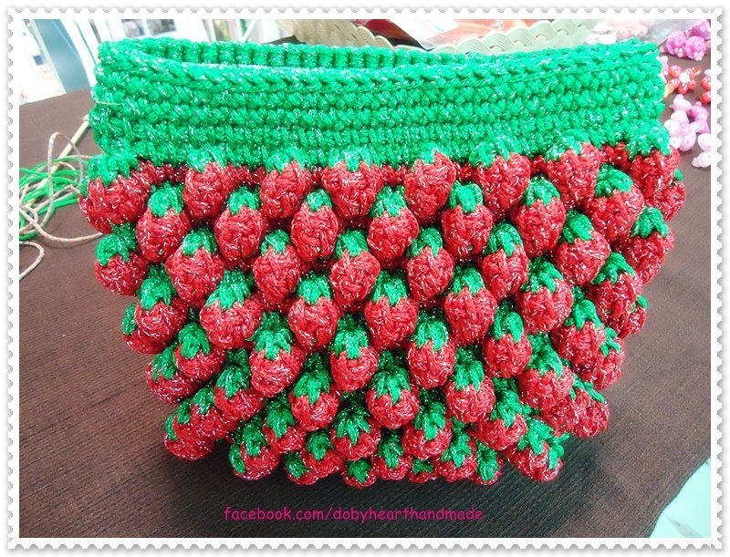 Узор «Клубнички» крючком: схема и видео мастер-класс Узор «Клубнички» крючком: схема и видео мастер-класс вязание