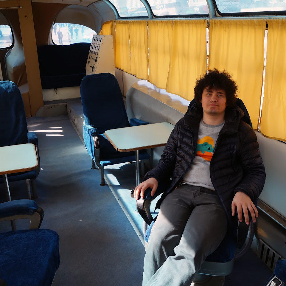 ЛАЗ-695Б: Первый в космосе, или автобус для Гагарина видео,машины