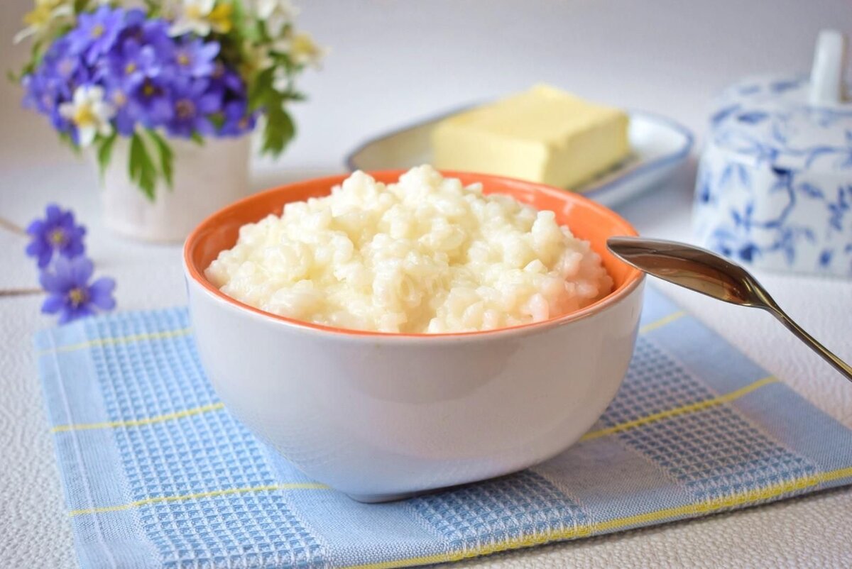 Рисовая каша - одно из самых популярных блюд, которое готовят во многих странах мира.-3
