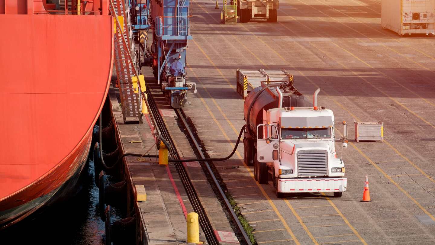 Почему нефть называют черным золотом: 7 интересных фактов нефть, нефти, Нефть, нашей, делают, является, сырье, переработки, около, которое, нефтяные, множество, древней, вещество, которых, мазут, используют, входят, компоненты, состав