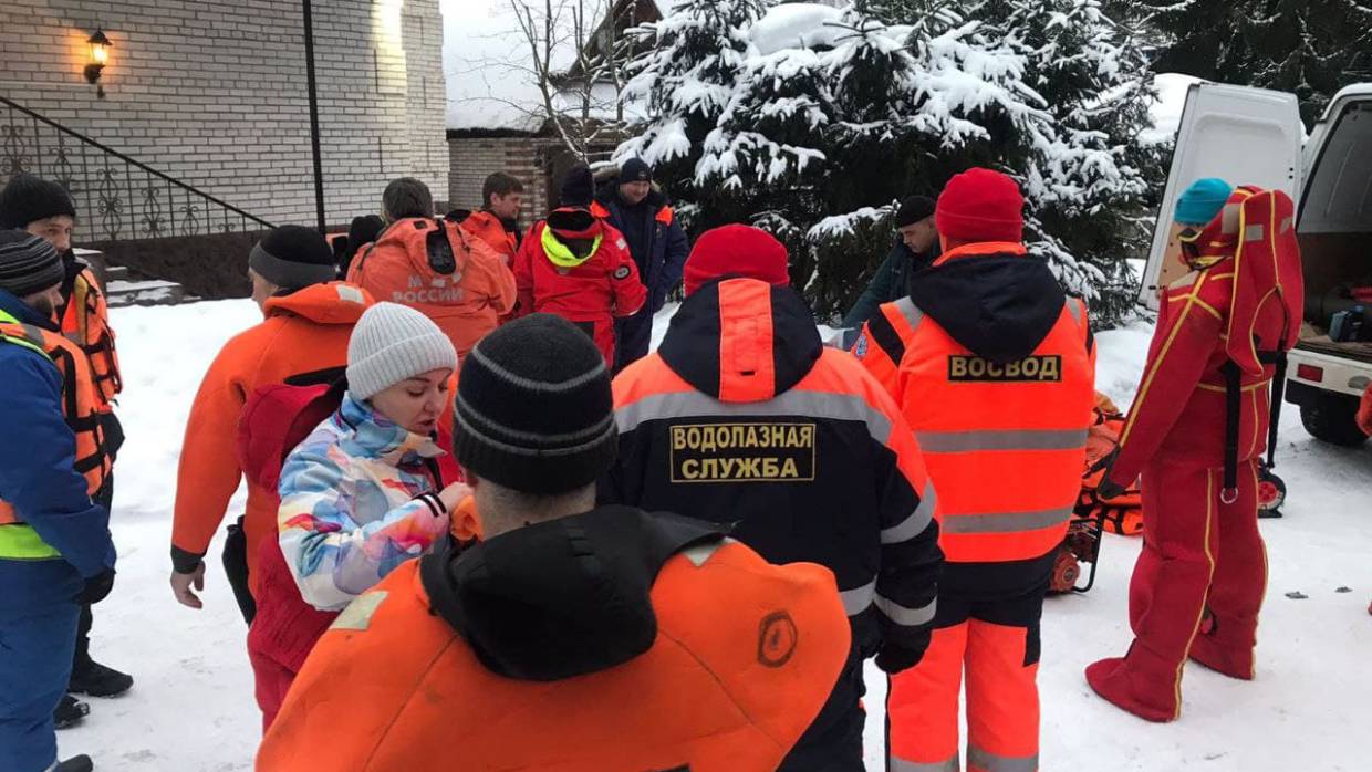 Поиски утонувшей в Крещение под Петербургом женщины продолжат с помощью подводного аппарата