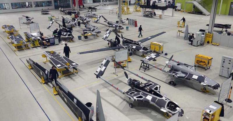 Турецкий ударный беспилотник Bayraktar TB2 Турецкий ударный беспилотник Bayraktar TB2 оружие