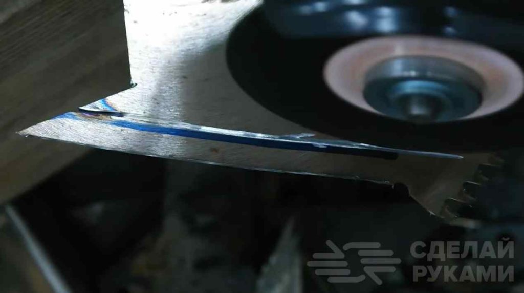 Карманный нож с ножнами из пильного диска и латунных трубок Карманный нож с ножнами из пильного диска и латунных трубок самоделкин