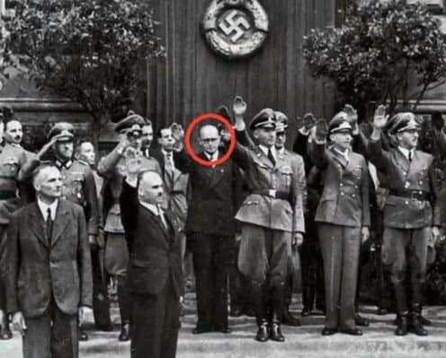 Зачем Бужанский топит за чествование нацистов, а«слуги народа» кидают зиги