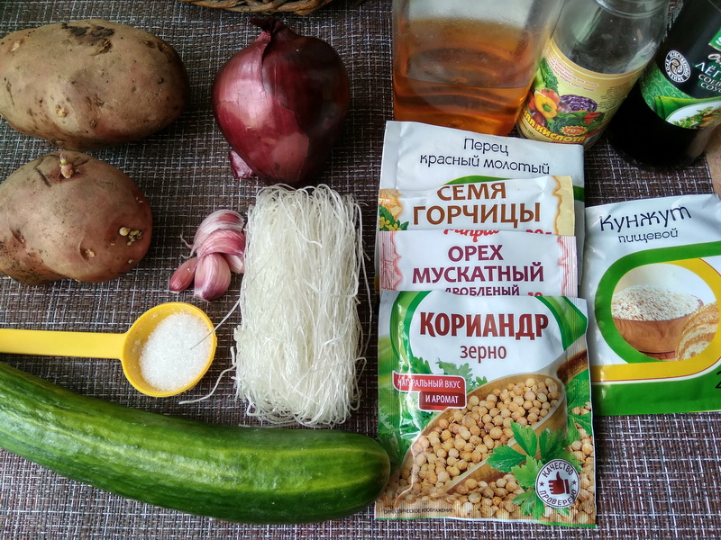 Корейский салат с сырой картошкой (пока сама не попробовала не понимала, что так можно есть)