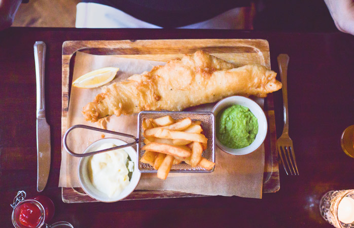 Рыба и чипсы – типичная еда в Соединенном Королевстве