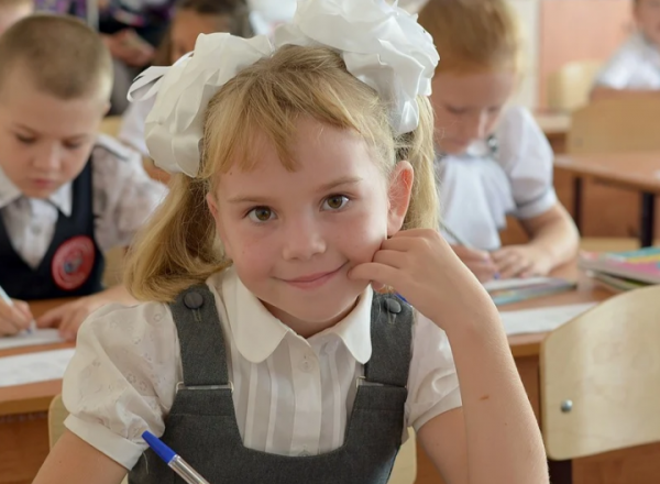 Глава Крыма разрешил родителям присутствовать на школьной линейке 