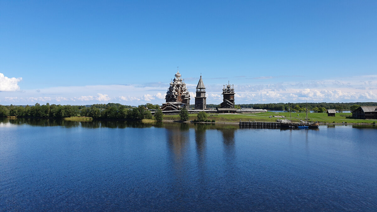 Попали на остров Кижи. Сделали много красивых фотографий попасть, известно, сейчас, острове, деревянного, могут, который, строителямЕдинственная, современным, пращуровРаботали, проблема, перенимать, металлических, остров, всяких, гвоздей, расположен, севере Онежского, всегда, красотой