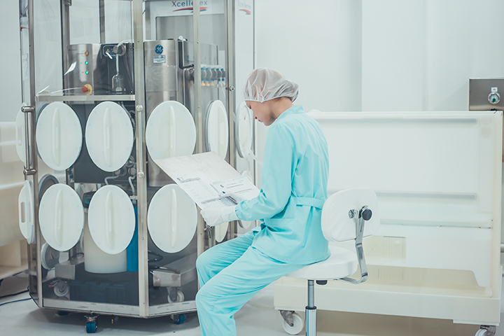 ОНИ ЛЕЧАТ СТРАНУ: КТО И КАК СОЗДАЁТ РУССКИЕ ЛЕКАРСТВА россия