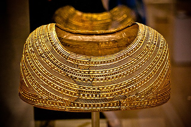 Бронзовый век: загадочные конусы из золота возрастом около 4000 лет
