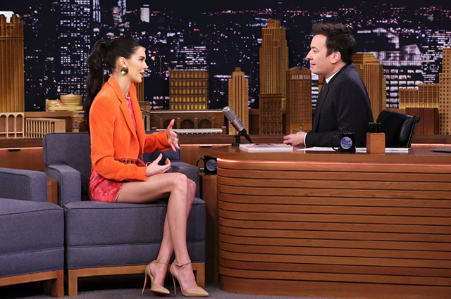 Без белья, но снова в перчатках: рассматриваем новые образы Кендалл Дженнер Без белья, но снова в перчатках: рассматриваем новые образы Кендалл Дженнер звездный стиль