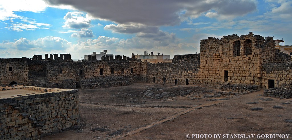 Чудеса в арабской пустыне - английские шпионы, голые бабы и замки из потустороннего мира Чудеса в арабской пустыне - английские шпионы, голые бабы и замки из потустороннего мира арабская пустыня,замки,Иордания,история,путешествие