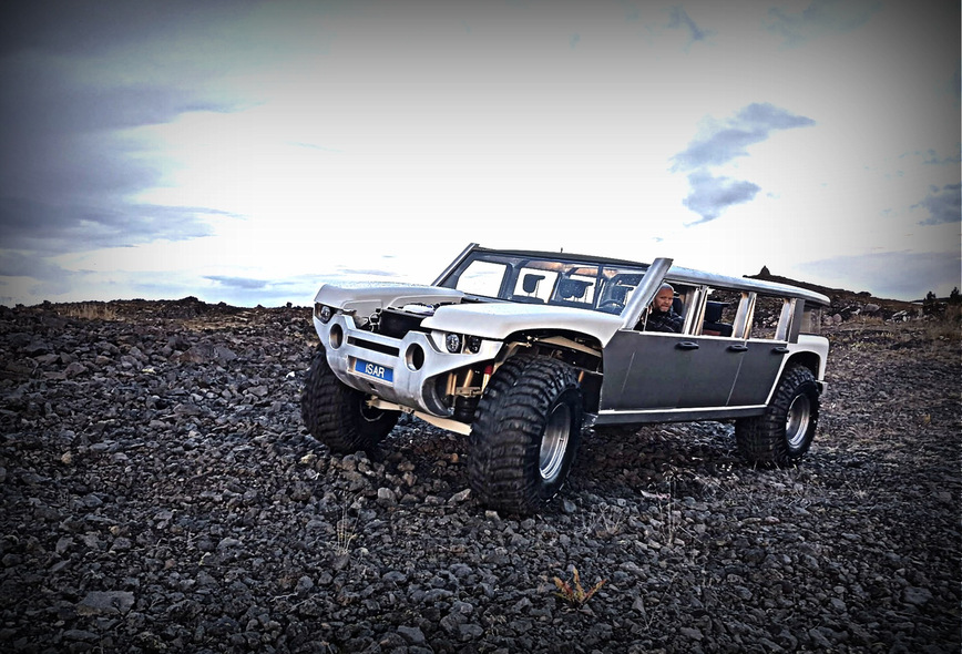 Исландская компания Ísar разрабатывает супер-внедорожник на 24 пассажира для ледников