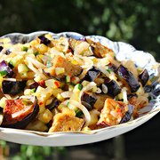 Острый салат из баклажан к мясу, птице, шашлыкам.