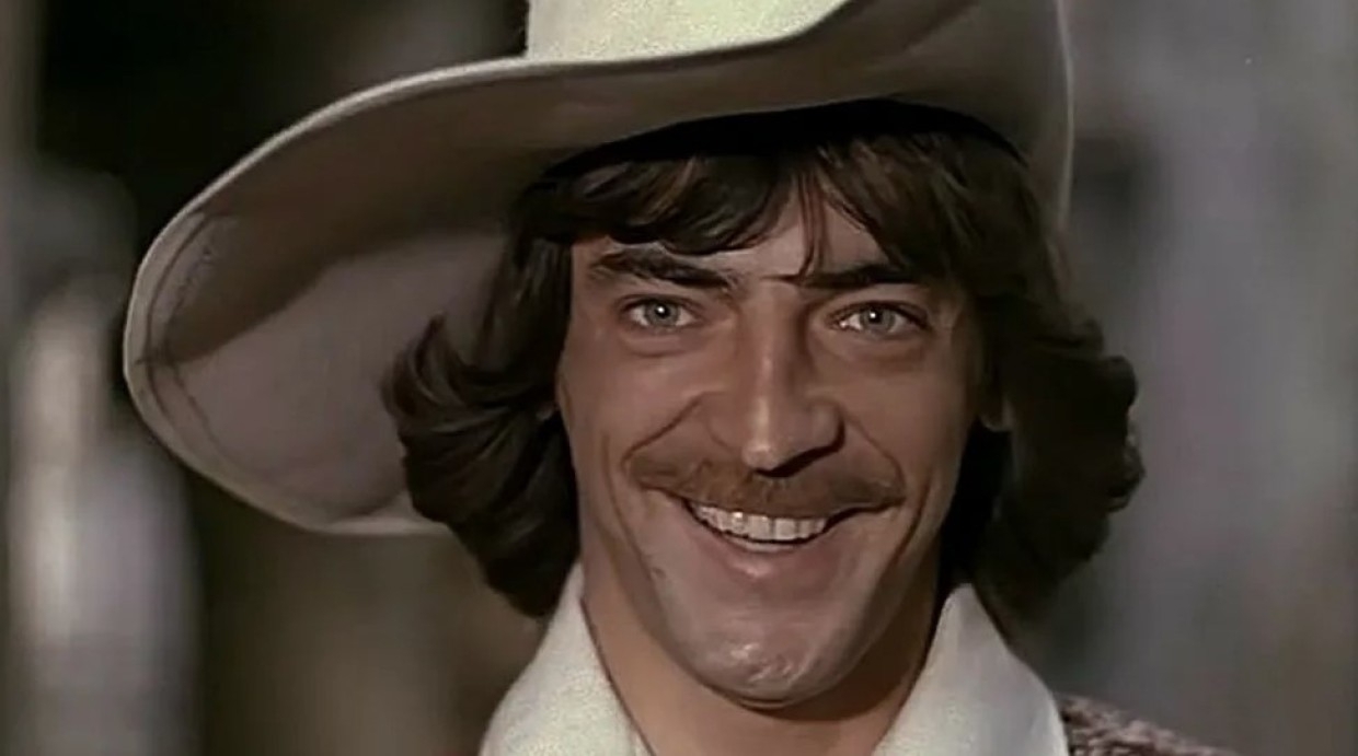 Украинскому каналу «Интер» грозят штрафы за показ фильмов о мушкетерах и Шерлоке Холмсе Политика