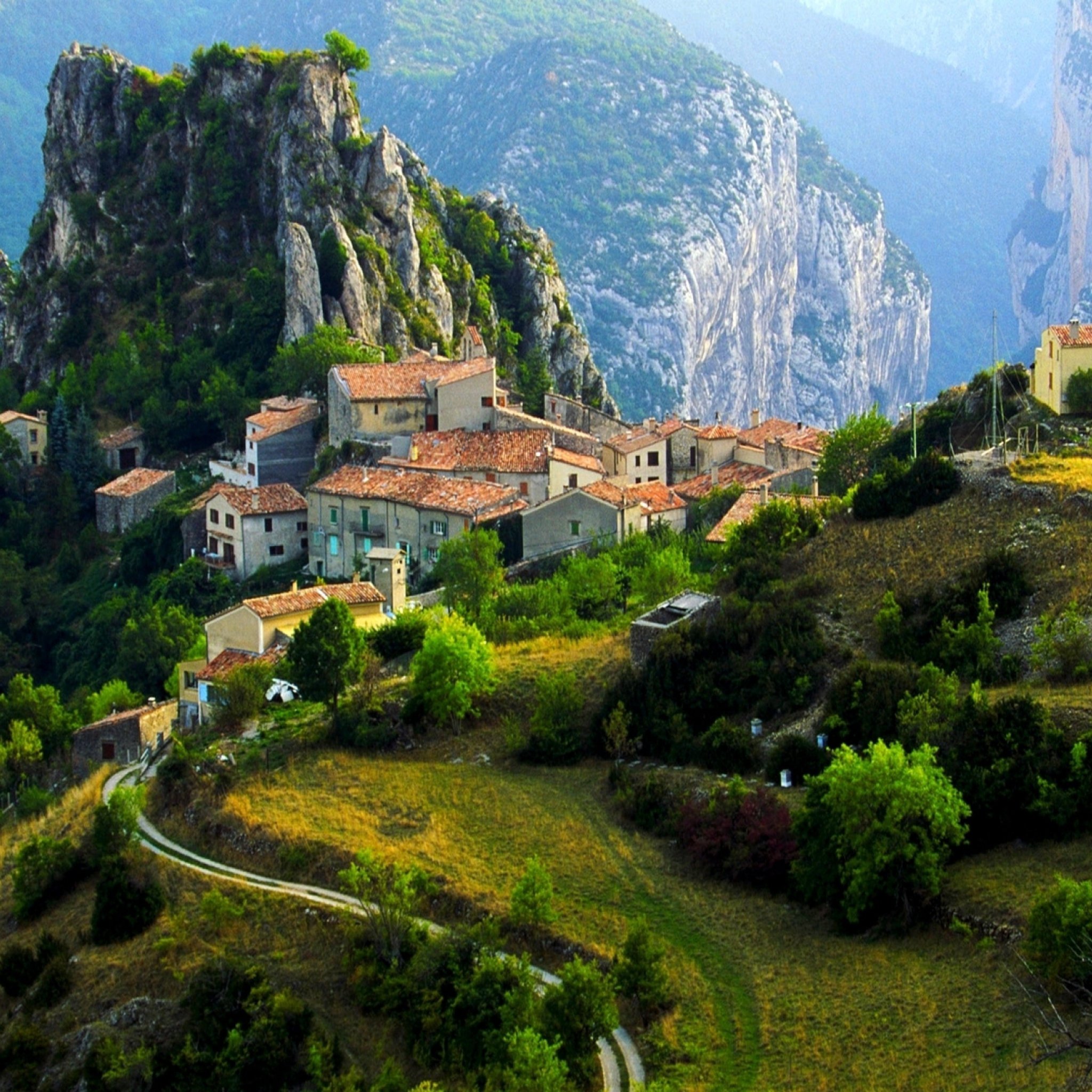 France mountains. Франция Прованс Альпы. Альпы Сербия. Юг Пиренеи Франция. Барселона прованские Альпы.