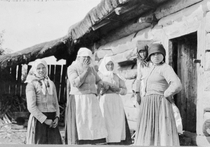 Шокирующие факты о жизни и быте русских женщин в деревне конца XIX века Шокирующие факты о жизни и быте русских женщин в деревне конца XIX века деревня