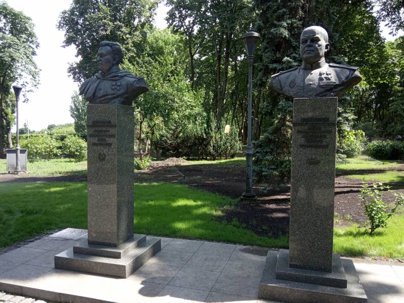 Прогулка по Киеву. Тройственные чувства Прогулка по Киеву. Тройственные чувства украина