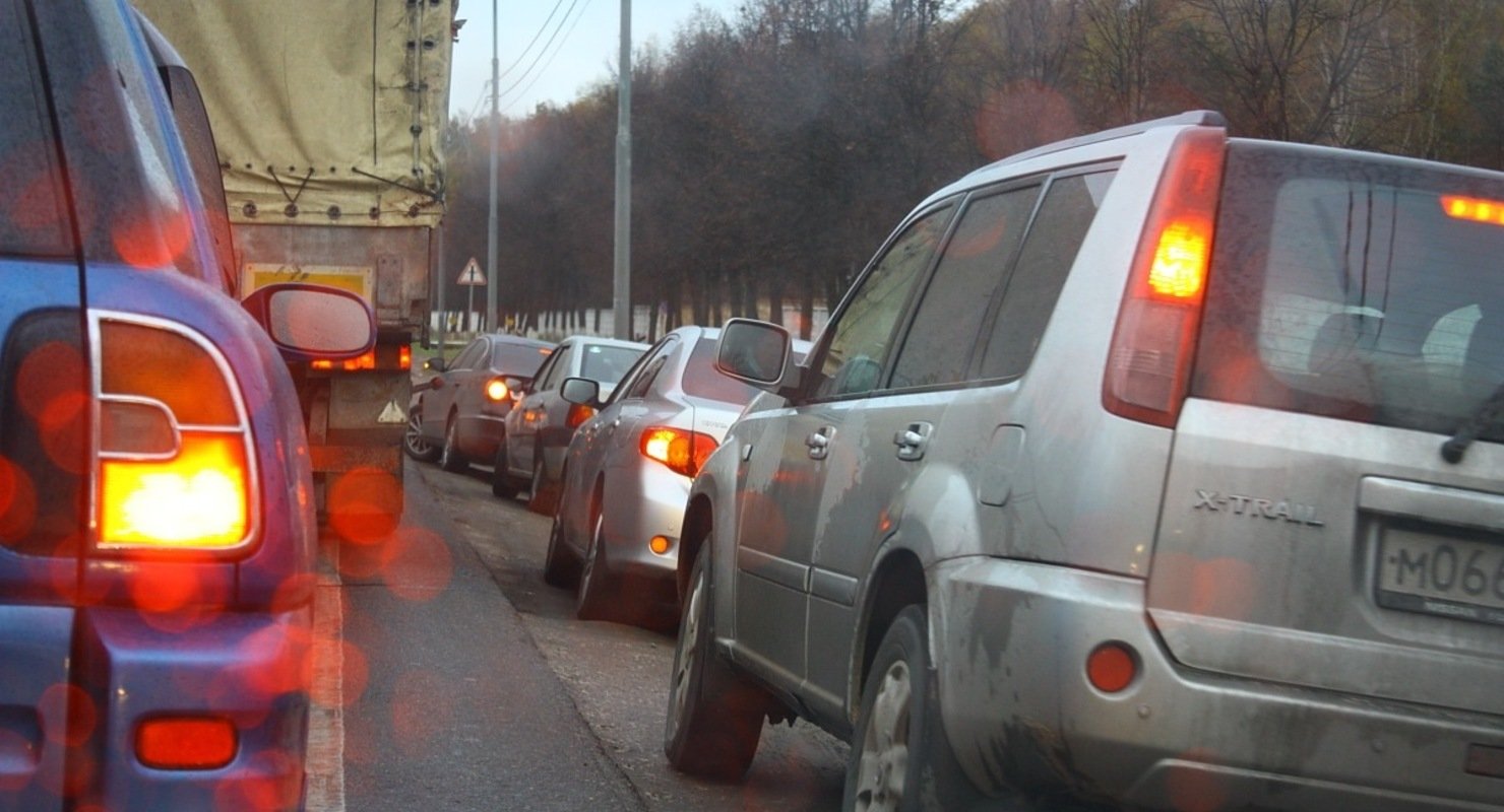Как автомобилисты-нарушители начали пользоваться правилом помехи справа