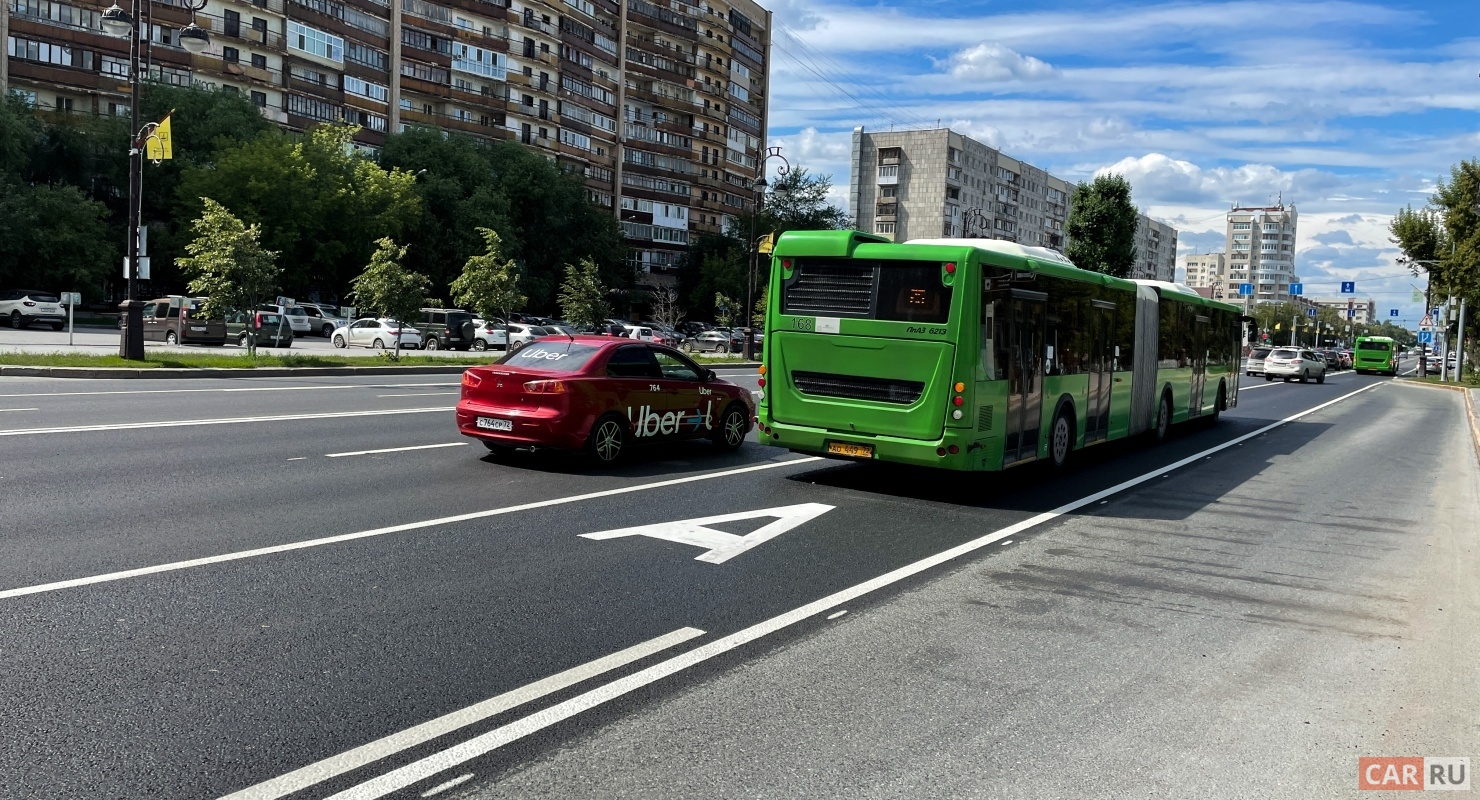 В 2022 году россияне стали реже пользоваться такси и личным транспортом Исследования