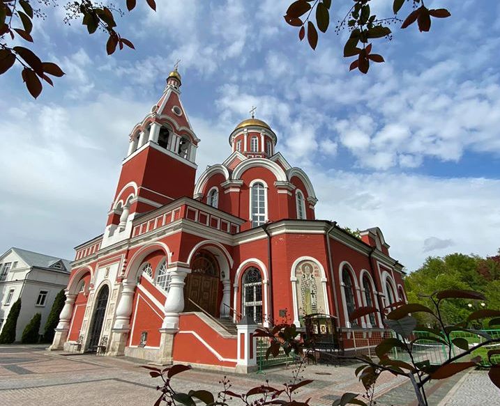 Петровский собор в Москве