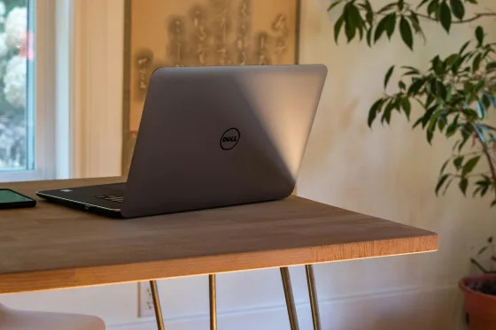 Dell повысила прогнозы благодаря спросу на серверы для ИИ